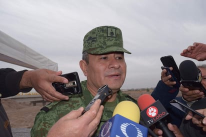 El comandante del Mando Especial de La Laguna, general Arturo Coronel Flores dijo que tras asumir funciones el nuevo gobernador de Coahuila, Miguel Ángel Riquelme Solís, se ha generado un clima de diálogo y persiste la coordinación con el mandatario al igual que con el de Durango, José Aispuro Torres. (EL SIGLO DE TORREÓN)