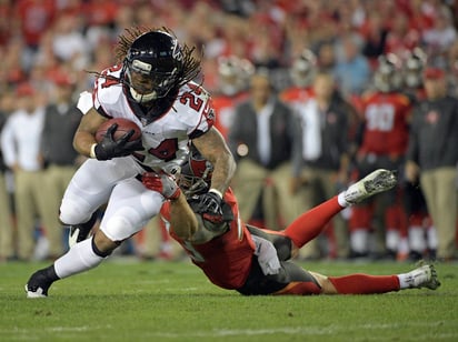 Devonta Freeman acumuló 194 yardas totales y anotó un touchdown. Atlanta logra apretado triunfo ante TB