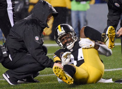 Antonio Brown se lesionó en el juego del domingo ante los Patriots de Nueva Inglaterra. (AP)