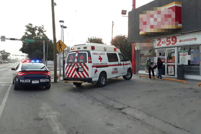 Mujer.  Fue atendida por personal de la Cruz Roja. (EL SIGLO DE TORREÓN) 