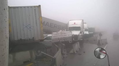 Al parecer la neblina habría provocado el accidente, pues los bancos de niebla mantienen visibilidad menor a 50 metros.