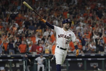 José Altuve fue esencial para la coronación de los Astros de Houston en las Grandes Ligas. (Archivo)