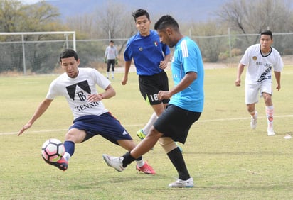 Futbolistas de todas las edades pueden participar.