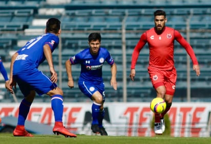 Los Tiburones Rojos del Veracruz vencieron 2-1 a la Máquina. (ESPECIAL)