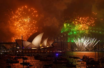 Australia recibió el 2018 lleno de color. (AP) 