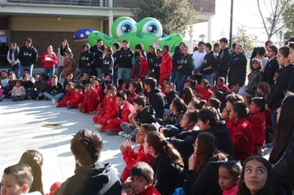 Alegría. Los festejados recibieron el desayuno y regalos. (EL SIGLO DE TORREÓN)