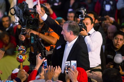  En 20 días de precampaña, los aspirantes a candidatos presidenciales de las tres coaliciones en contienda reincidieron en su incumplimiento con sus obligaciones de fiscalización. (ARCHIVO)