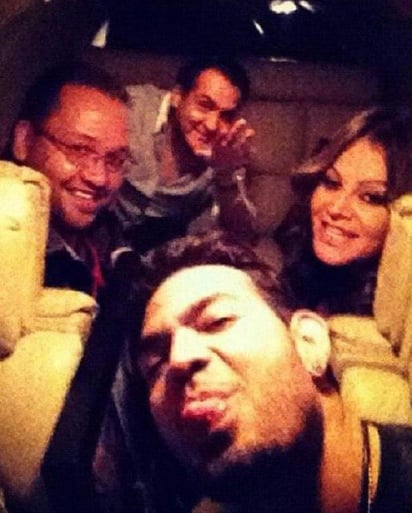 A pesar de que la familia de Jenni Rivera aseguró que han ayudado a las familias de las personas fallecidas junto con la cantante, la madre del estilista Jorge Sánchez ha negado estas información e incluso ha despotricado contra ellos. (AGENCIA MÉXICO)