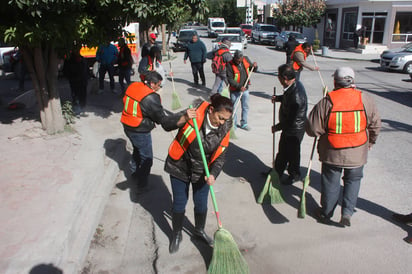 Servicio. Se optó por la renta de camiones para eficientizar el servicio de recolección de basura. (EL SIGLO DE TORREÓN)