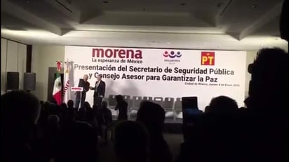 El ex secretario particular de Luis Donaldo Colosio y también de Vicente Fox en Los Pinos, Alfonso Durazo Montaño, llega a la lista de integrantes del gabinete de Andrés Manuel López Obrador, de ganar la Presidencia, y sería el encargado de la cartera de Seguridad Pública. (ESPECIAL)