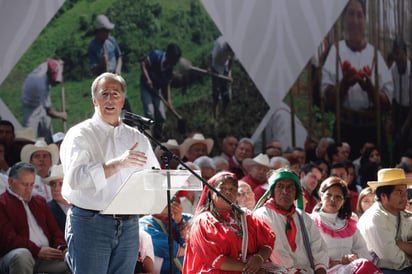 Meade aseguró que al priismo de esta entidad y de todo México lo define la emoción del servicio