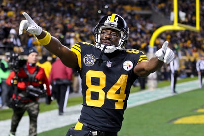 Antonio Brown se lesionó en el duelo de temporada regular ante Patriots de Nueva Inglaterra. (AP)