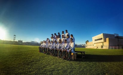 Santos Laguna posó para la postal del Clausura 2018, misma donde estuvieron presentes sus nuevos refuerzos. (TWITTER)