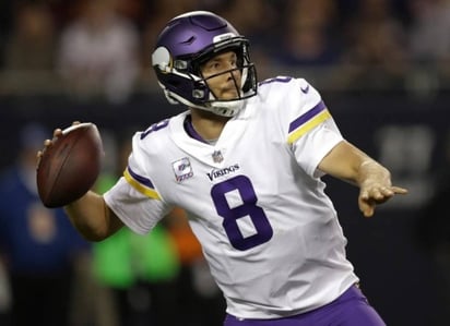 Aún no se sabe qué pasará en Minnesota con Sam Bradford. (Archivo)