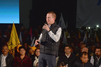 Novedad. Ricardo Anaya busca atraer al electorado más joven con conferencias tipo TED.