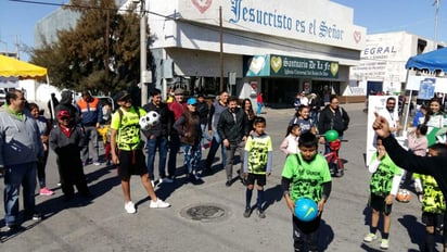 Diferentes disciplinas deportivas fueron exhibidas durante la fresca mañana lagunera. (EL SIGLO DE TORREÓN)