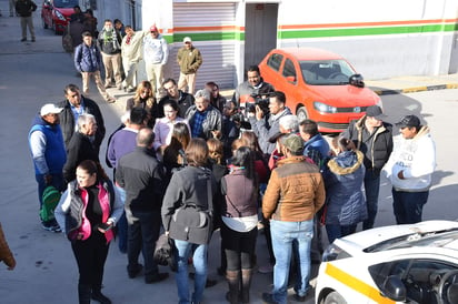 Se congregaron en los patios de la empresa para protestar. (FERNANDO COMPEÁN)