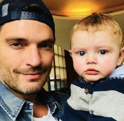 Resultado. Tras la prueba de ADN, el actor Julián Gil confirma que Matías es su hijo, por lo que se terminaron las especulaciones.