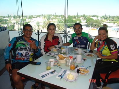 Chava, Alma, Andrés y Valeria.