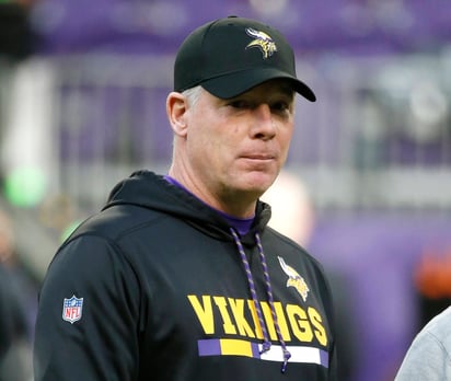 Pat Shurmur se desempeñó esta temporada como coordinador ofensivo de los Vikings de Minnesota. (AP)