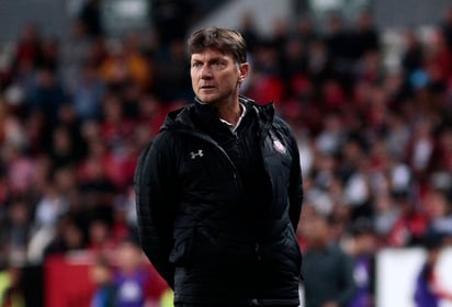 Hernán Cristante, director técnico de los Diablos Rojos del Toluca. Cristante ofrece sus disculpas