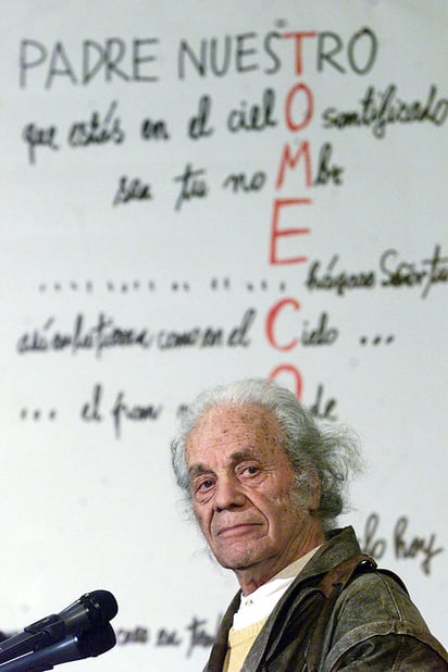 El poeta chileno Nicanor Parra, creador de la antipoesía y ganador de numerosos galardones literarios, entre ellos el Premio Cervantes, murió hoy en Santiago, a los 103 años. (ARCHIVO)