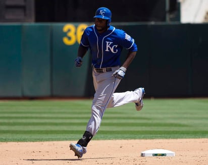 Lorenzo Cain recibirá 80 millones de dólares por 5 temporadas. (Archivo)