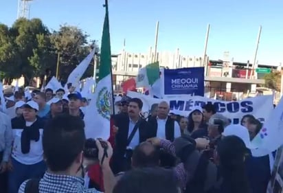 La Caravana está encabezada por el gobernador de Chihuahua, Javier Corral.