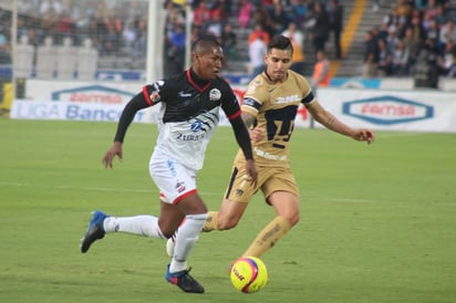 Ya para la segunda mitad, los Pumas intentaron ofender a los locales, sin embargo la chispa que mostraron al inicio del certamen apareció desdibujada en este partido ya que las insistencias sobre el marco de Jorge Villalpando apenas lograron un par de lances del cancerbero, aunque sin exigirlo a fondo. (EL UNIVERSAL)