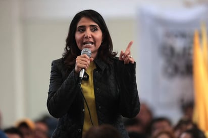 Al reunirse con militantes mujeres de la delegación Tlalpan reiteró que la competencia para gobernar la Ciudad de México es entre dos, pero “no se trata de que llegue una mujer cualquiera” y mencionó su trayectoria política y en el servicio público. (ARCHIVO)