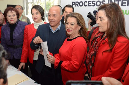 Leticia Herrera se registró ante el PRI Durango. (ESPECIAL) 