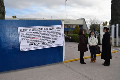 Inconforme. Maestra continúa en la lucha, exigiendo ser tomada en cuenta para una promoción en la que participó. (EL SIGLO DE TORREÓN)