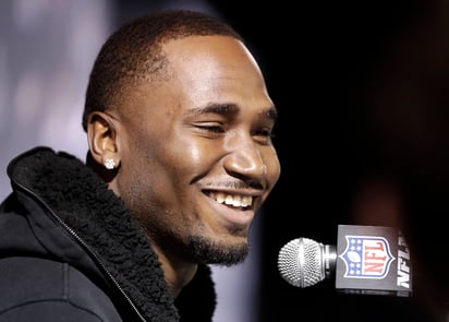 Dion Lewis jugó sus primeras dos campañas de la NFL con Filadelfia, pero no empezó ningún partido y sólo tuvo dos anotaciones. Brillan en NI tras rechazo de Eagles