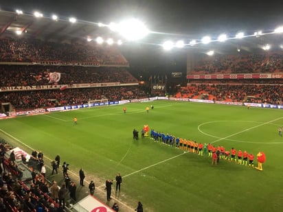 Los goles de los “rojos” fueron obra del bélga Renaud Emond, quien se apuntó un “hat-trick” a los 19, 25 y 54 minutos de partido, además del brasileño Edmilson Junior quien marcó el cuarto gol a los 57, por parte de Brujas descontó el croata Matej Mitrovic a los 82. (TWITTER)