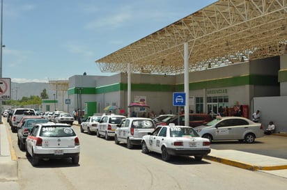 Tras el accidente algunos fueron trasladados para recibir atención médica al Hospital General de Lerdo. (ARCHIVO)