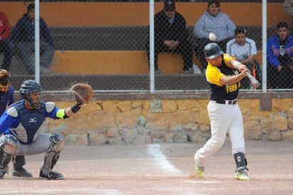 Otros que consiguieron un buen rally fueron los Rieleros de Vías Férreas, quienes anotaron en 4 ocasiones durante la quinta tanda para encaminarse a la victoria sobre Met – Mex Peñoles con marcador de 7 por 2. (ARCHIVO)