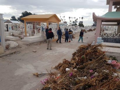 “Así estamos trabajando en este Gobierno y la gente está viendo resultados en todos los problemas que enfrenta nuestro municipio. Ya sabemos qué necesidades hay y ahora debemos poner manos a la obra”, dijo. (EL SIGLO DE TORREÓN)