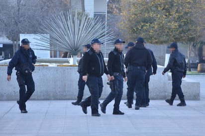 Faltan. Aunque no quiso revelar la cifra, el director de Seguridad Pública aceptó que faltan elementos para cumplir los parámetros establecidos por la oficina para la droga y el delito de la ONU.   (EL SIGLO DE TORREÓN) 