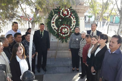 Festejo. Autoridades  participaron en el acto cívico para conmemorar  la Promulgación de Constitución. (EL SIGLO DE TORREÓN)  