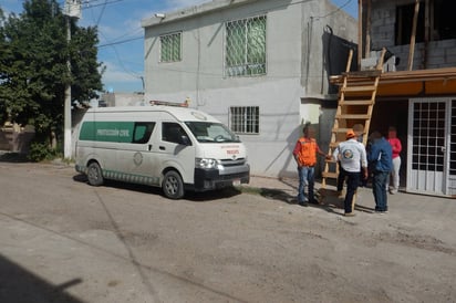 Inspección. Personal de Protección Civil  arribó para determinar si las condiciones de seguridad de la obra eran las idóneas.