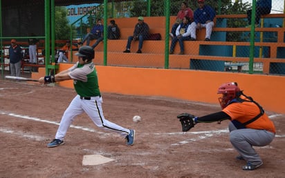 Grandes duelos dejó la jornada de la Liga Magisterial de Softbol de la Sección 35, que se disputa en varios campos de La Laguna. Caen Vaqueros de Jabonoso