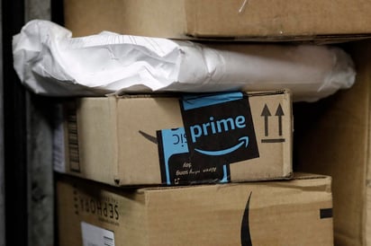 El gigante del comercio digital Amazon planea lanzar un servicio de reparto para negocios, en competencia directa con las grandes empresas del sector como UPS y FedEx, informó hoy el diario Wall Street Journal (WSJ). (ARCHIVO)