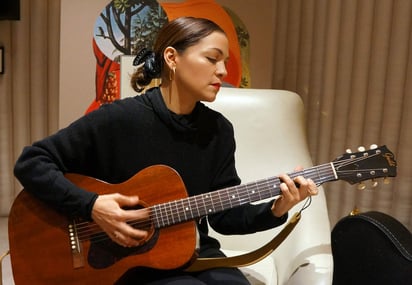 Lafourcade tendrá previamente como telonero al cantautor de la Martinica francesa E.sy Kennenga.  (NOTIMEX)