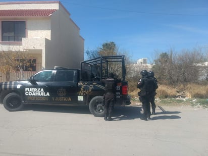 La presencia policiaca causó temor entre los habitantes de la zona. (EL SIGLO DE TORREÓN)