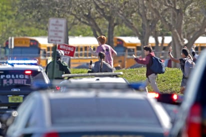 Las autoridades de Florida no han dado una lista oficial con los nombres de las víctimas y heridos del tiroteo. (ARCHIVO)