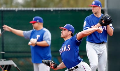 El zurdo Matt Moore fue adquirido en un canje con los San Francisco Giants. (Fotografías de AP)