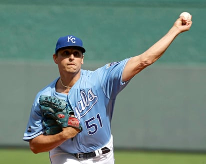 Jason Vargas ganó 18 juegos la temporada pasada para los Reales, la máxima cantidad en su carrera. (Archivo)