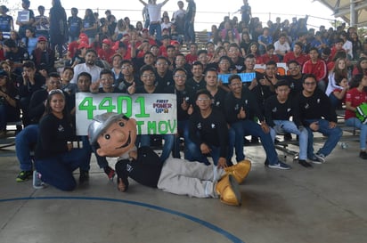 Gran ambiente se vivió durante el evento en la institución educativa.  Ponen a prueba su creatividad en el Cervantes