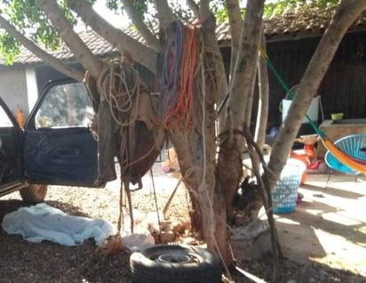 La noche del sábado, un campesino de la comunidad de Otlatepec, en el municipio de Tlalchapa, en Tierra Caliente, Guerrero, mató a su esposa y a dos de sus hijas y fue detenido, pero después apareció ejecutado presuntamente por un grupo armado. (TWITTER)