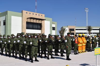 Celebración. Ayer en el Cuartel de San Pedro se organizó un evento por la conmemoración del Día del Ejército y estuvieron presentes autoridades estatales y militares. (MARY VÁZQUEZ)